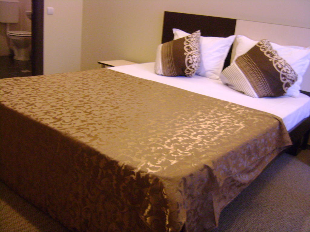 Hotel Babilon Bucureşti Phòng bức ảnh